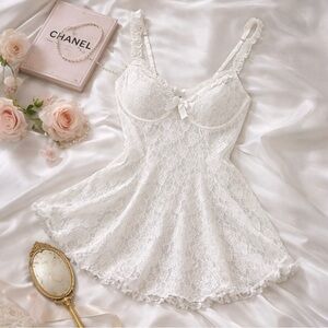 Vintage Cinema Etoile Babydoll Lace Madison Beer Dress (Size Large)